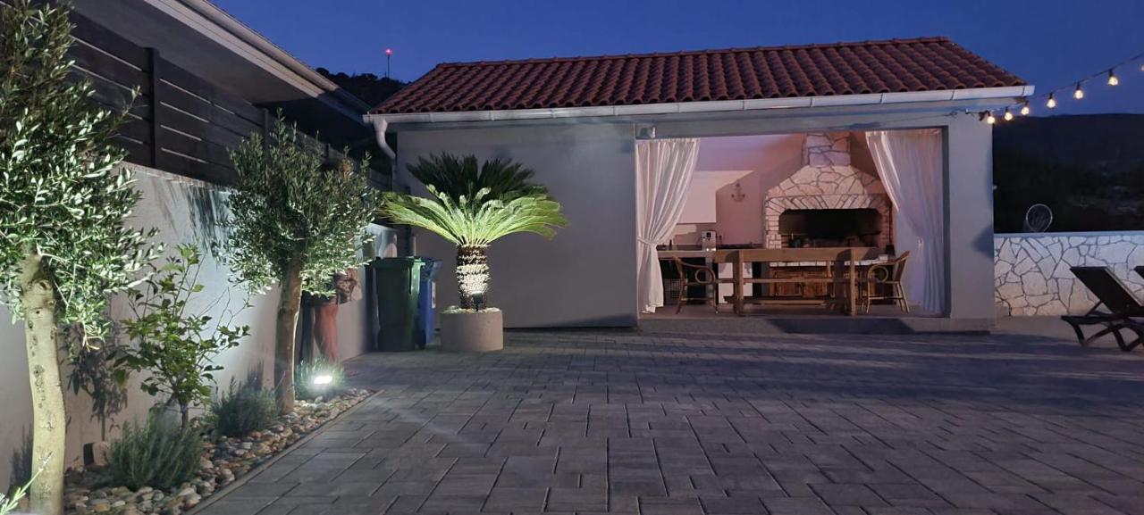 House Vallis Aurea Povile Luaran gambar