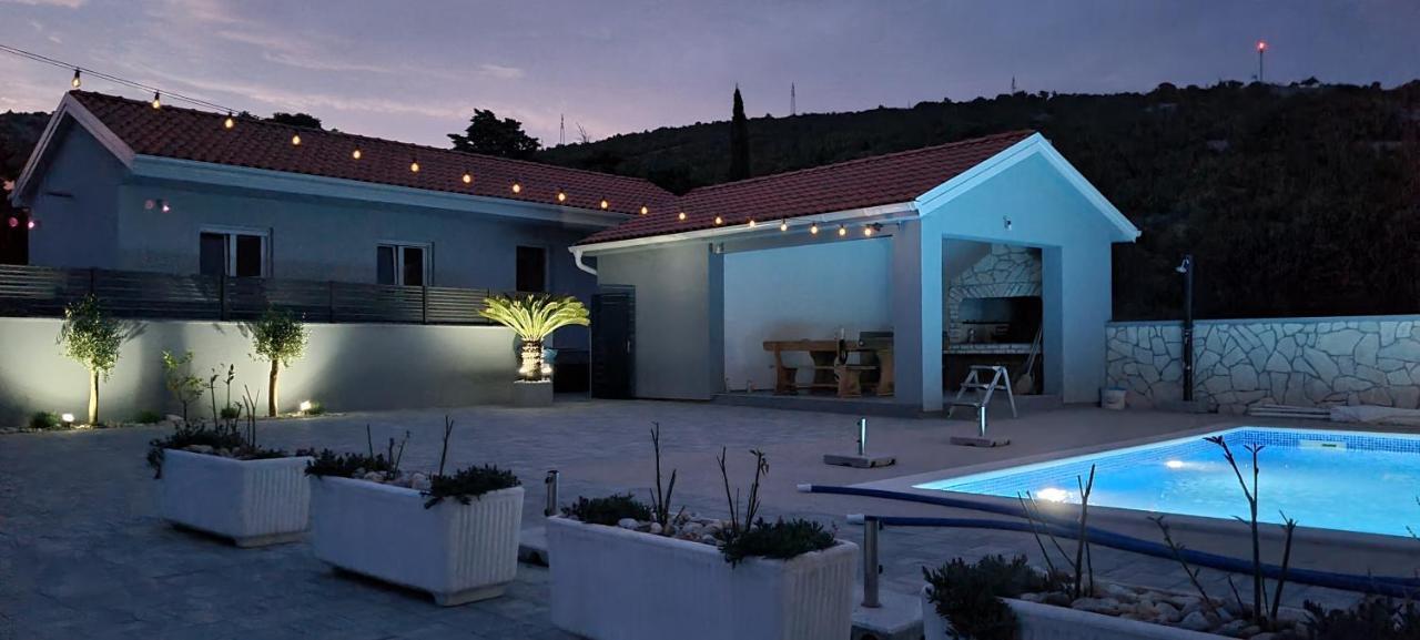 House Vallis Aurea Povile Luaran gambar